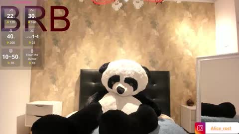 Snapshot of alice_rose5 chatting on October 2025 03:06:01 AM Alice online show from October 2025 03:06:01 AM