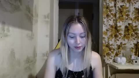 Alice smiles online show from April 2026 01:49:01 AM