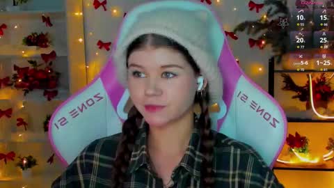 Snapshot of alice_tails chatting on December 2025 04:44:01 PM Alice online show from December 2025 04:44:01 PM