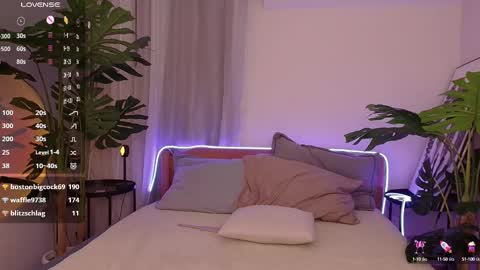 Snapshot of alice_walters chatting on March 2025 06:54:01 PM Alice online show from March 2025 06:54:01 PM