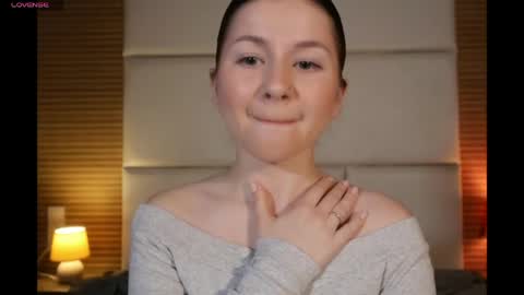 Snapshot of alicebellamy chatting on May 2026 06:38:01 PM Alice online show from May 2026 06:38:01 PM