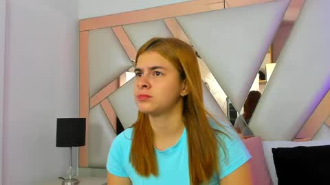 Snapshot of alicecruuz chatting on May 2026 12:01:01 PM AliceCruz online show from May 2026 12:01:01 PM