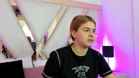 Snapshot of alicecruuz chatting on May 2026 11:40:01 AM AliceCruz online show from May 2026 11:40:01 AM