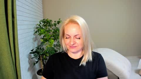 Snapshot of alicee__grace chatting on February 2025 03:41:02 PM Alicee online show from February 2025 03:41:02 PM