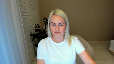 Snapshot of alicee__grace chatting on September 2025 02:50:02 PM Alicee online show from September 2025 02:50:02 PM