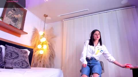 Snapshot of alicee_milf_ chatting on January 2025 11:43:01 AM Aleja online show from January 2025 11:43:01 AM