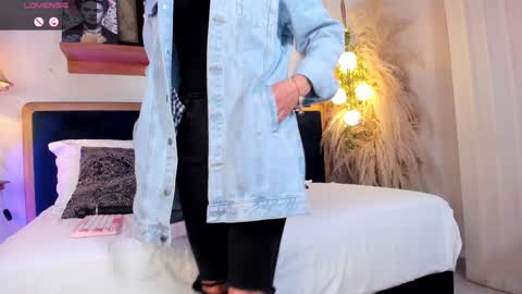 Snapshot of alicee_milf_ chatting on January 2025 11:17:01 AM Aleja online show from January 2025 11:17:01 AM