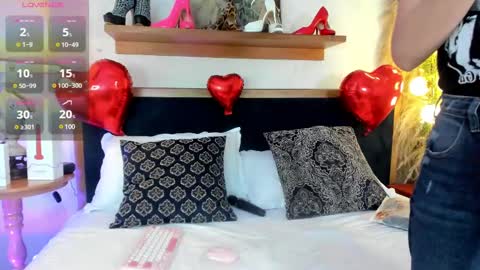 Snapshot of alicee_milf_ chatting on February 2025 11:18:02 AM Aleja online show from February 2025 11:18:02 AM