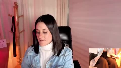 Snapshot of alicee_milf_ chatting on October 2025 11:10:01 AM Aleja online show from October 2025 11:10:01 AM