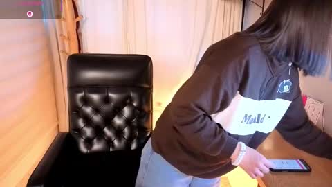 Snapshot of alicee_milf_ chatting on December 2025 11:14:02 AM Aleja online show from December 2025 11:14:02 AM