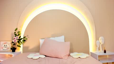 alice online show from February 2025 11:27:01 PM