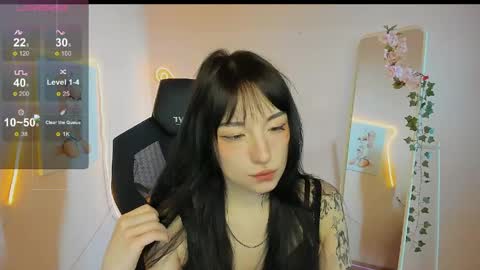 Snapshot of aliceeinwonderlanddd chatting on May 2026 02:06:02 AM Alice online show from May 2026 02:06:02 AM