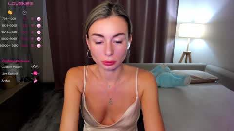 Snapshot of aliceevan chatting on December 2024 09:43:02 AM Daniella online show from December 2024 09:43:02 AM