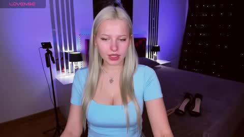 Snapshot of alicefreman chatting on February 2026 11:02:02 AM Alice online show from February 2026 11:02:02 AM