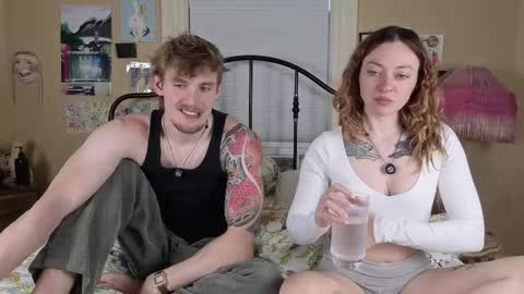 Snapshot of aliceinaceland chatting on October 2025 06:40:02 PM AliceInAceland online show from October 2025 06:40:02 PM