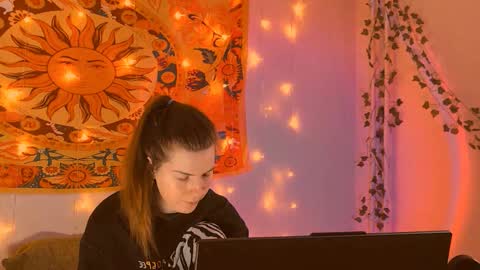 Alice online show from February 2026 05:36:01 AM