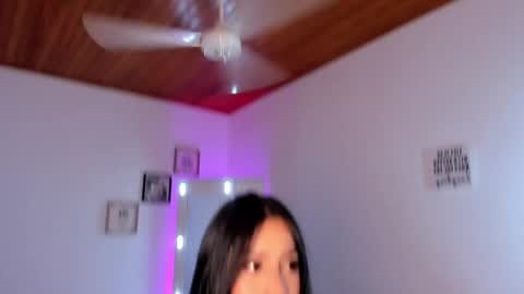 Snapshot of alicekiing_ chatting on May 2026 02:50:02 AM ALICEKIING online show from May 2026 02:50:02 AM