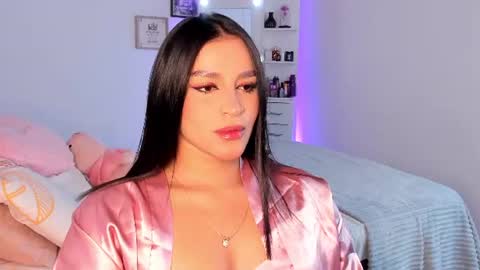 Snapshot of alicekiing_ chatting on June 2026 04:56:01 AM ALICEKIING online show from June 2026 04:56:01 AM