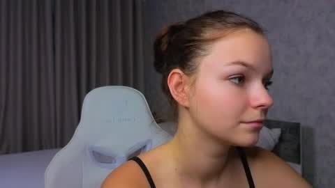 Snapshot of alicelittlekitty chatting on May 2026 05:19:02 PM u can name me Alice online show from May 2026 05:19:02 PM
