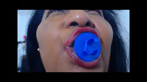 Snapshot of alicematuremilf chatting on October 2025 05:06:01 AM yasmin online show from October 2025 05:06:01 AM