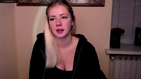 Snapshot of alicemeow_ chatting on October 2025 08:35:01 AM Alice online show from October 2025 08:35:01 AM