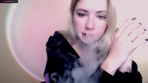 Snapshot of alicemeow_ chatting on October 2025 08:37:01 AM Alice online show from October 2025 08:37:01 AM