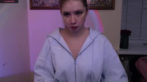 Snapshot of alicemeow_ chatting on November 2025 08:03:02 AM Alice online show from November 2025 08:03:02 AM