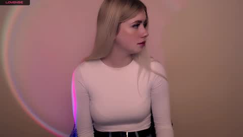 Snapshot of alicemeow_ chatting on November 2025 07:51:02 AM Alice online show from November 2025 07:51:02 AM