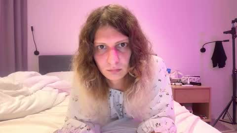 AlicePinkhead online show from October 2025 11:58:02 AM