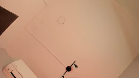 Snapshot of alicepoixxxon chatting on October 2025 11:31:01 PM ALICE online show from October 2025 11:31:01 PM