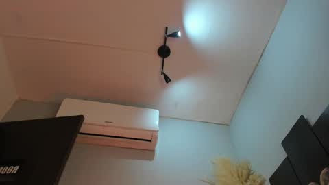 Snapshot of alicepoixxxon chatting on November 2025 10:41:01 PM ALICE online show from November 2025 10:41:01 PM