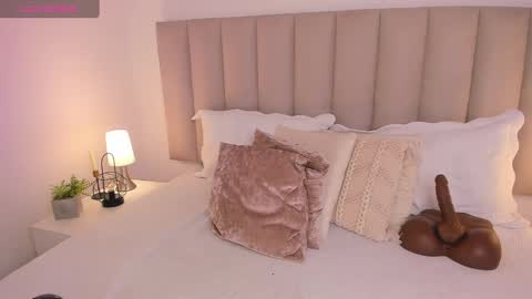 Snapshot of aliceveraa_ chatting on March 2025 10:42:01 PM Alice Vera online show from March 2025 10:42:01 PM