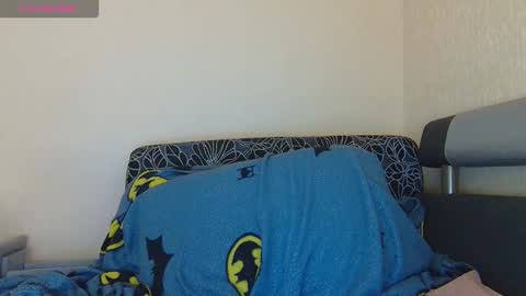 AliceWoolfy online show from December 2025 07:53:02 PM