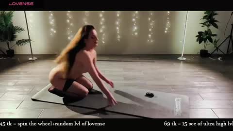 Alicia online show from April 2026 07:58:02 PM