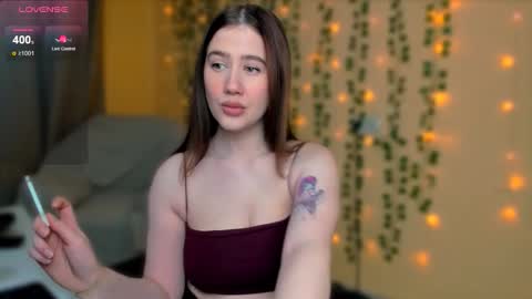 Alicia online show from November 2025 04:00:01 AM