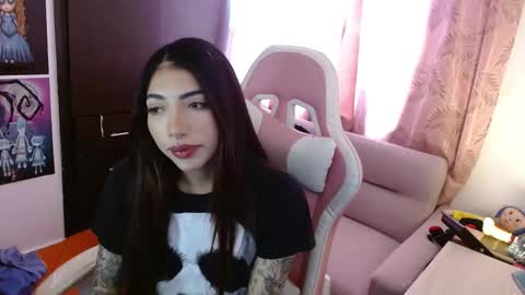 Snapshot of alicia_key_ chatting on October 2025 06:38:02 PM ALICIA online show from October 2025 06:38:02 PM