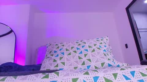 Alicia Kyse  online show from November 2025 03:05:01 AM