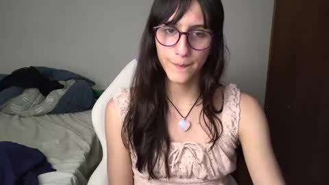 Snapshot of alicia_love29 chatting on December 2024 11:13:02 PM Alice online show from December 2024 11:13:02 PM