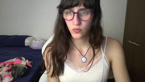 Snapshot of alicia_love29 chatting on January 2025 05:58:02 AM Alice online show from January 2025 05:58:02 AM