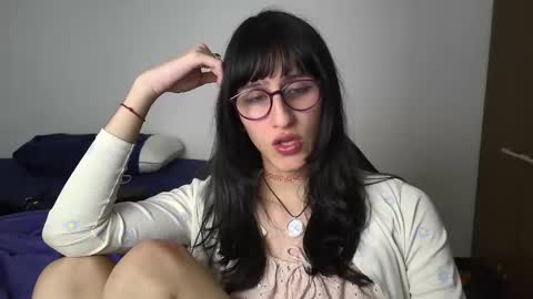 Snapshot of alicia_love29 chatting on January 2025 03:26:01 AM Alice online show from January 2025 03:26:01 AM