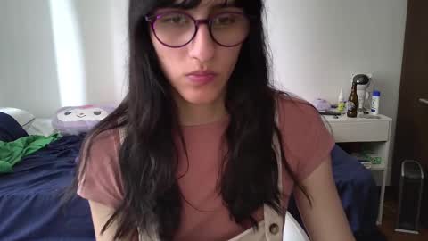 Snapshot of alicia_love29 chatting on February 2025 08:45:02 PM Alice online show from February 2025 08:45:02 PM