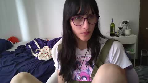 Snapshot of alicia_love29 chatting on February 2025 06:22:02 PM Alice online show from February 2025 06:22:02 PM