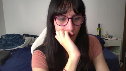 Snapshot of alicia_love29 chatting on February 2025 09:59:01 PM Alice online show from February 2025 09:59:01 PM