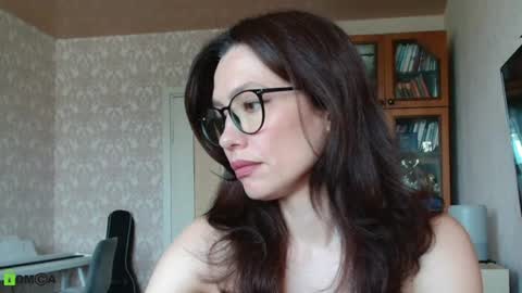 Snapshot of alicia_savory chatting on June 2026 07:44:01 AM Alicia online show from June 2026 07:44:01 AM