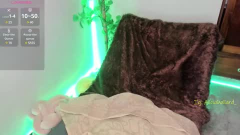 Jennyfer online show from March 2025 11:31:02 PM