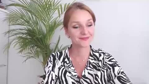 Alicia online show from September 2025 01:38:02 PM