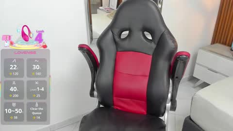 Snapshot of aliciatarly chatting on October 2025 07:47:02 PM ALICIA online show from October 2025 07:47:02 PM