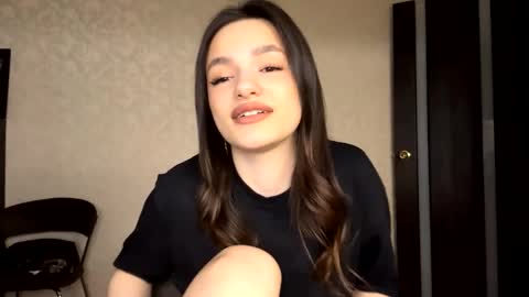 Niki online show from March 2026 03:49:02 PM