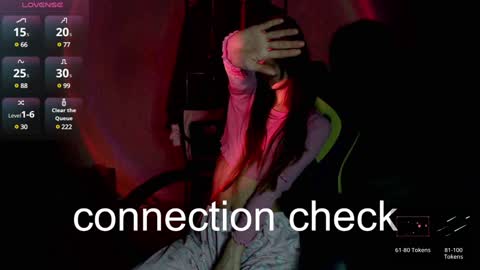 Snapshot of alien_art_lover chatting on January 2025 10:22:01 PM Mia online show from January 2025 10:22:01 PM