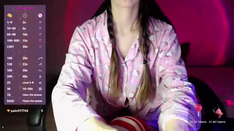 Snapshot of alien_art_lover chatting on February 2025 04:33:01 PM Mia online show from February 2025 04:33:01 PM